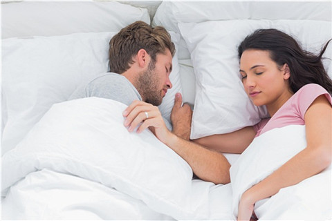 夫妻分房睡觉说明什么？夫妻分房睡会影响感情吗？