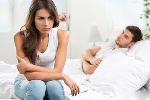 面对离婚不离家的男人！我们应该怎么办？